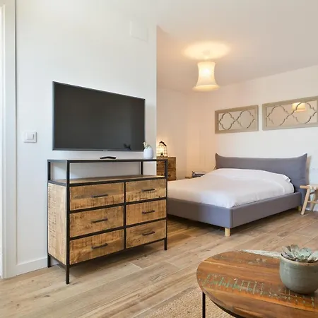 Aparthotel Masia Rovira - Esc1852